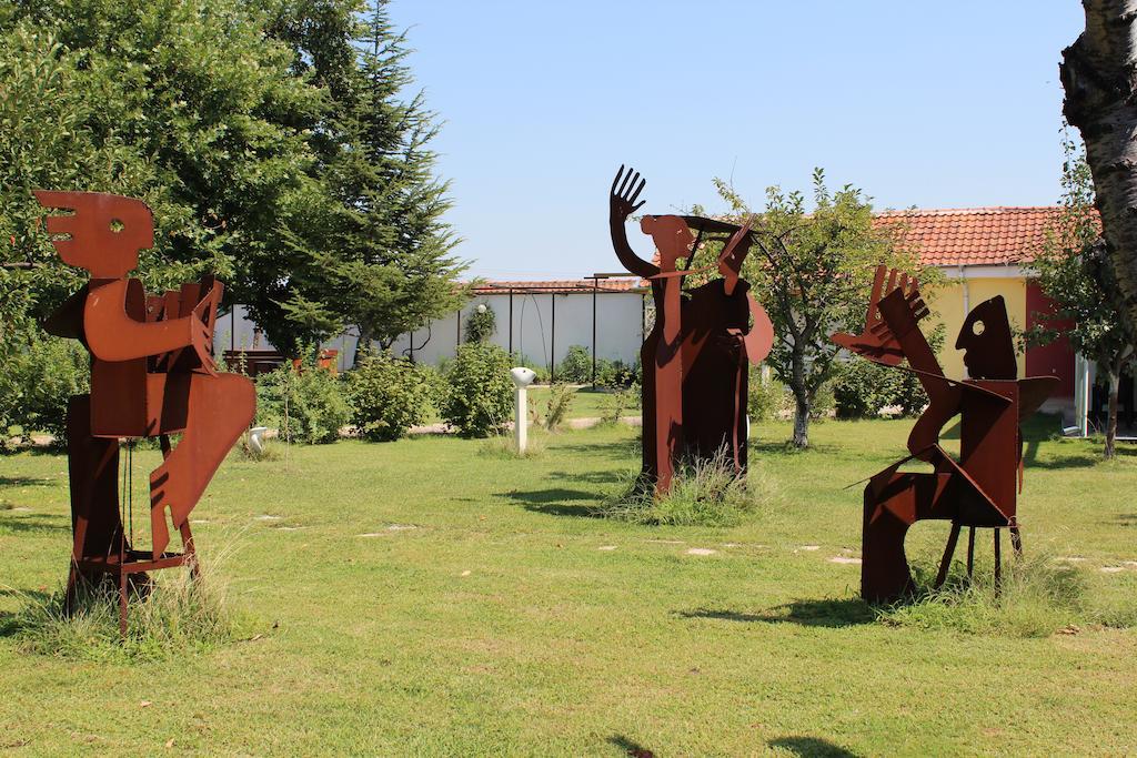 Galeria In The Garden Hotel Plovdiv Exterior photo